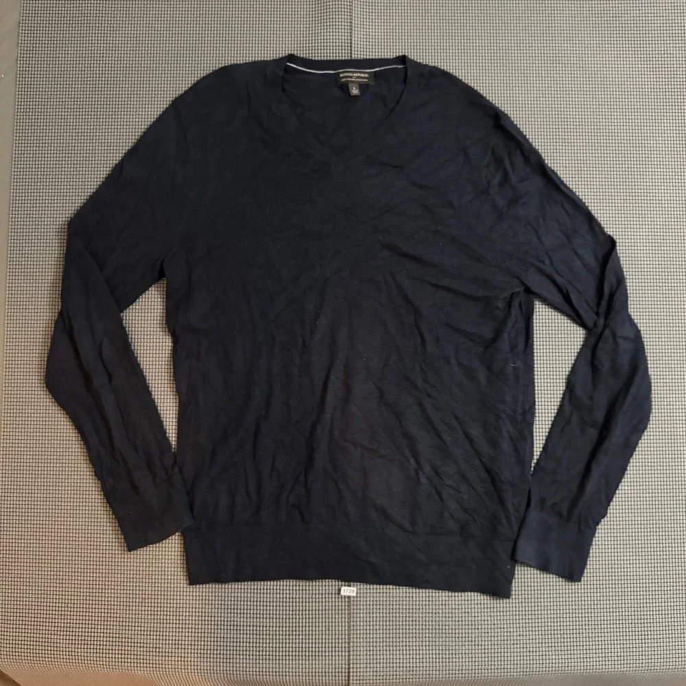 Banana Republic Luxe Sweater Collection Mens Large Navy Blue V-Neck Pullover